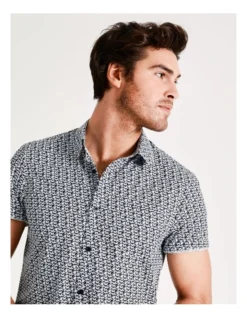 Pelican Print Short Sleeve Shirt In Navy -Gant Shop 917298730 2 720x928