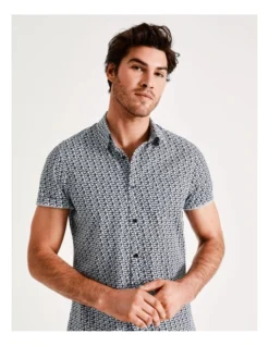 Pelican Print Short Sleeve Shirt In Navy -Gant Shop 917298730 3 720x928