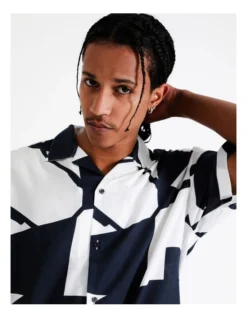 Jack & Jones Abstract Geo Resort Short Sleeve Shirt In Black/White 11 Jack & Jones Abstract Geo Resort Short Sleeve Shirt In Black/White -Gant Shop 950189860 3 720x928